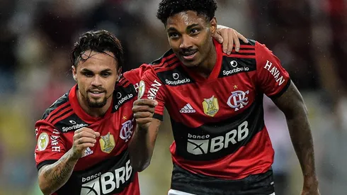 Foto: Thiago Ribeiro/AGIF – Michael (à esquerda) é bem avaliado pela direção do Corinthians, mas o problema é o preço pedido pelos árabes