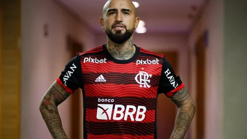 Vidal chegou ao Flamengo pouco depois de Clube receber recusa de jogador hoje apresentado em equipe da Europa