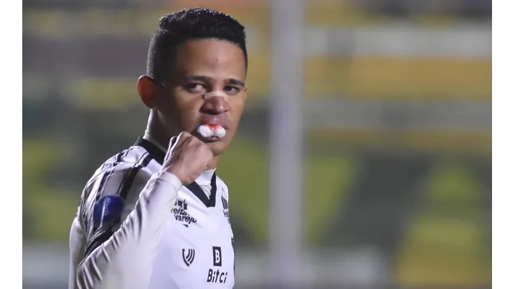 Foto: API/AGIF - Com lesão no ombro, Erick é desfalque novamente contra o Corinthians