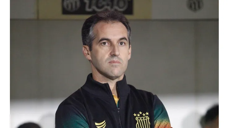 Rogério Capela/AGIF. Léo Condé prepara equipe para receber o Vasco da Gama no fim de semana