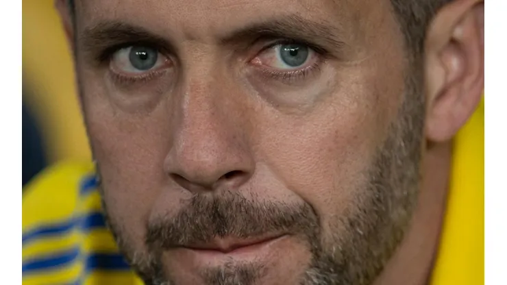 Titular de Paulo Pezzolano se torna dúvida para próximos confrontos