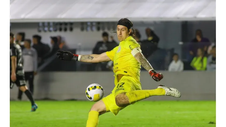 Fernanda Luz/AGIF/ Após classificação do Corinthians, Cássio é agredido por torcedor do Santos.