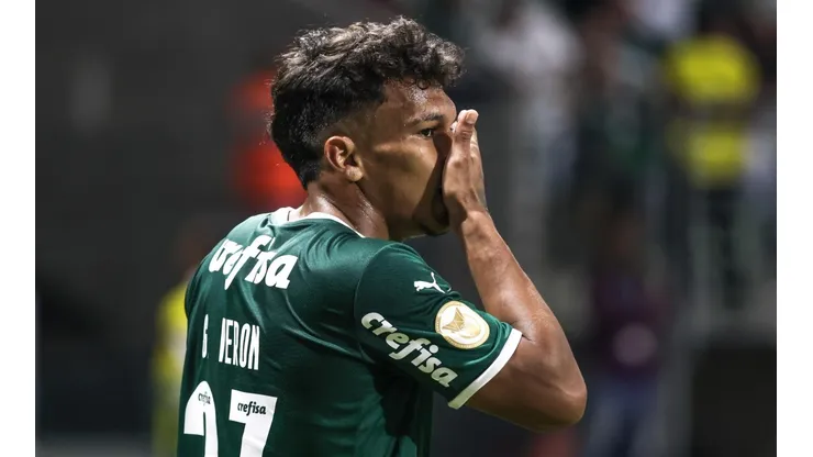 Foto: Marcello Zambrana/AGIF - Palmeiras se posicional após vídeo de Verón em balada