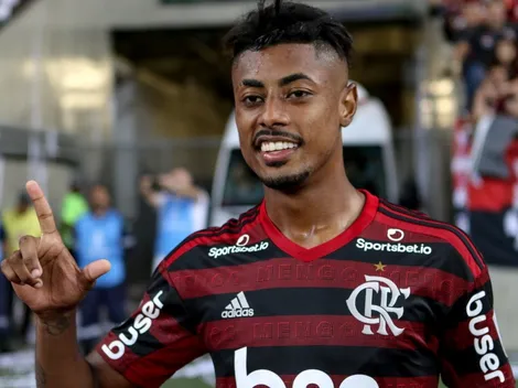 "Que ótima notícia..."; Bruno Henrique aparece no Ninho do Urubu e torcida reage à recuperação com surpresa