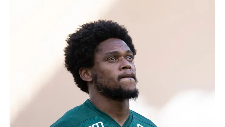 Luiz Adriano ganha força para jogar no Botafogo