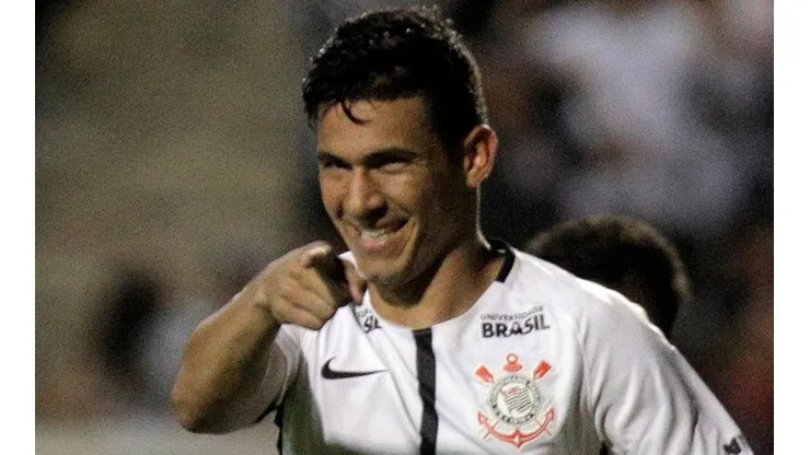 Foto: Daniel Vorley/AGIF - Balbuena é desejado no Corinthians.