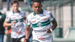 Foto: Gabriel Machado/AGIF - Igor Paixão: destaque do Coritiba está valorizado no mercado da bola