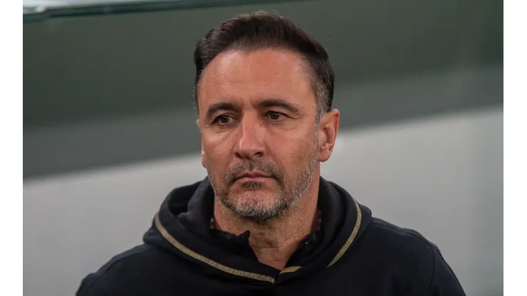 Gabriel Machado/AGIF/ "As opções são poucas"; Vítor Pereira expõe medo com a próxima janela de transferências.