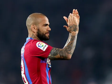 Após ser dispensado do Barcelona, Daniel Alves revela decepção com os culés