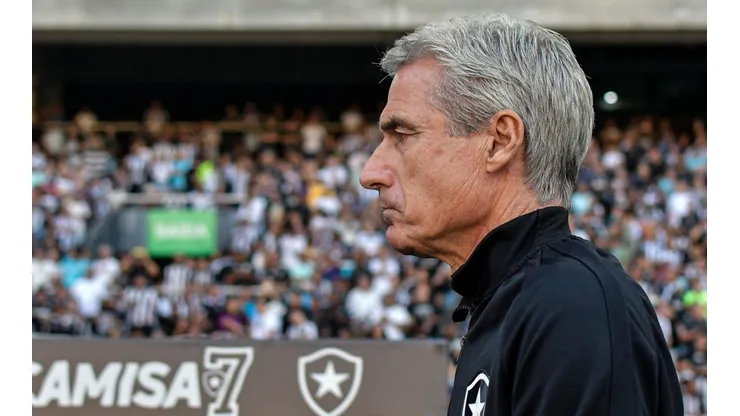 Foto: Thiago Ribeiro/AGIF | Castro afirmou que opções não estão preparadas para entrar em campo