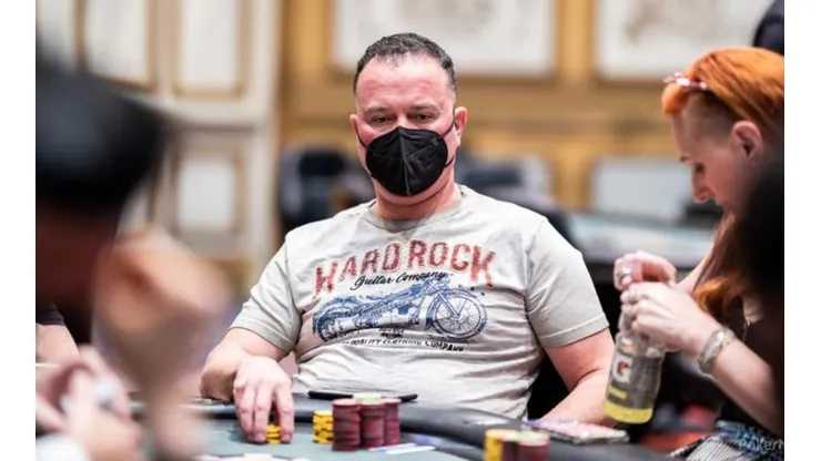Sérgio Braga é um especialista no Razz (Foto: Seth Haussler/PokerNews)