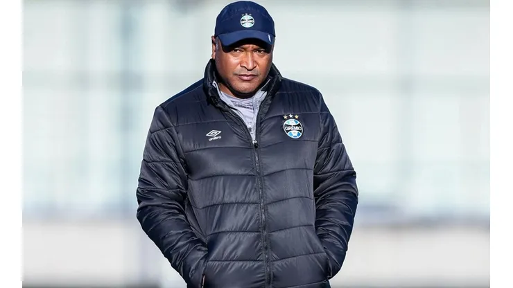 Foto: Lucas Uebel/Grêmio/Divulgação - Roger Machado: técnico pode receber novidade nos próximos dias
