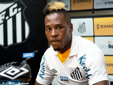 Santos 'atravessa' LDU e define futuro de Jhojan Julio nesta 2ª