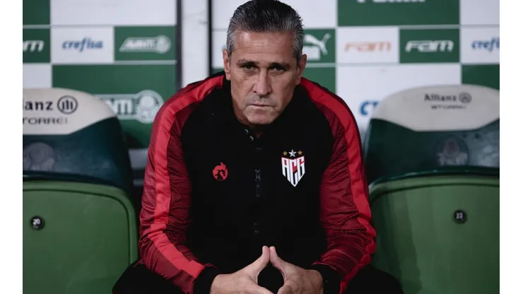 Ettore Chiereguini/AGIF - Bota quer volante de Jorginho no Dragão.
