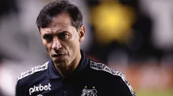 Titular de Bustos ficou fora da lista de relacionados do Santos e instigou curiosidade da torcida