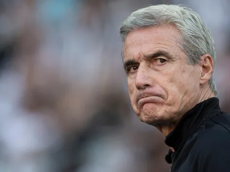"É o meu desejo"; meia de Luís Castro não se cala sobre futuro no Botafogo