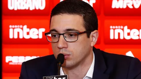 Marcello Zambrana/AGIF/ Alexandre Pássaro e +2; portal revela nomes avaliados para o cargo de executivo de futebol do Santos.