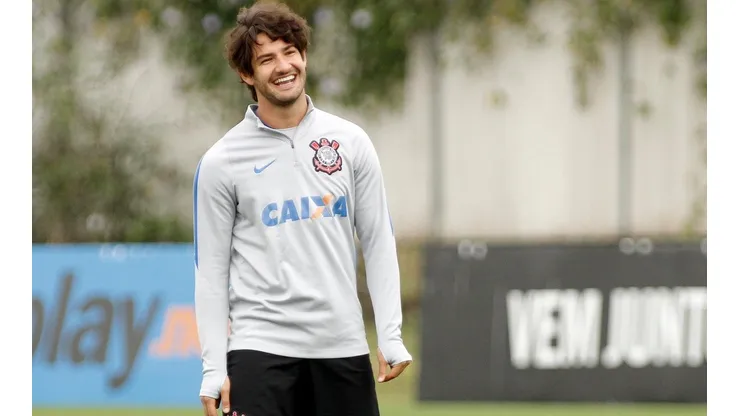 Daniel Vorley/AGIF - Pato pelo Timão.