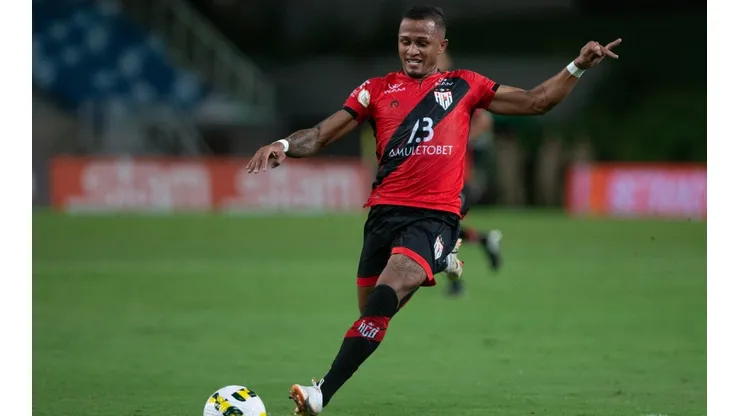 Gil Gomes/AGIF - Leo Pereira no Dragão.