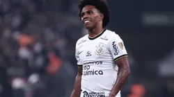 Willian com a camisa do Corinthians (Foto: Ettore Chiereguini/AGIF)