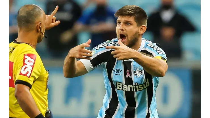 Foto: Pedro H. Tesch/AGIF - Kannemann: contrato com o Grêmio termina em dezembro