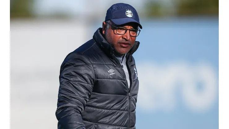 Foto: Lucas Uebel/Grêmio/Divulgação - Roger Machado: técnico irá receber novidades caseiras em breve