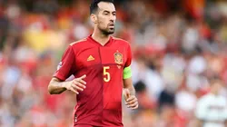 Busquets é capitão do Barcelona e da Seleção Espanhola (Foto: David Ramos/Getty Images)