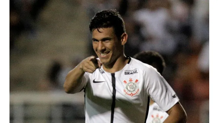 Foto: Daniel Vorley/AGIF | Balbuena e +1 são alvos do Corinthians