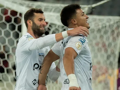 “É uma…”; Rivais não se calam sobre atacante do Peixe e recado chega à Vila Belmiro