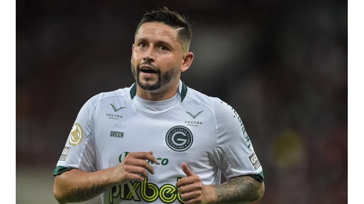Foto: Thiago Ribeiro/AGIF - Elvis deixou o Goiás após a partida contra o América-MG
