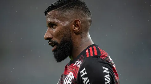 Foto: Jorge Rodrigues/AGIF - Mauro sugere troca de Rodinei e + 1 por atacante de 26 anos