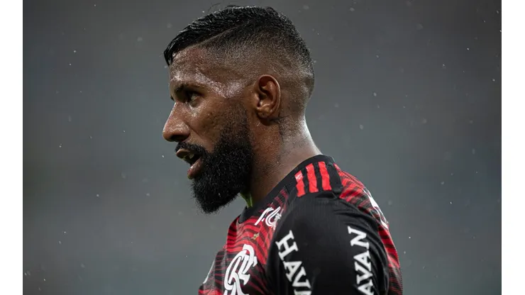 Foto: Jorge Rodrigues/AGIF - Mauro sugere troca de Rodinei e + 1 por atacante de 26 anos