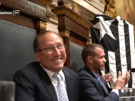 "Tá honrando a camisa"; Atleta de mais de R$ 20 Mi cai nas graças de Textor e deve ficar no Fogão