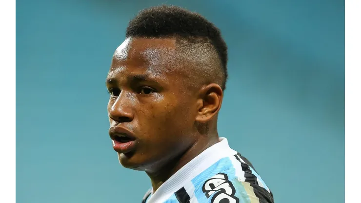 Foto: Pedro H. Tesch/AGIF - Campaz ainda não conseguiu engrenar no Grêmio.