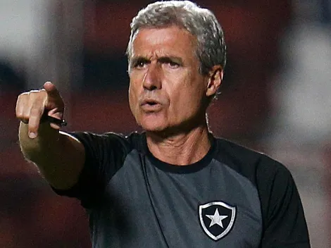 Luís Castro dá 'aval' e Botafogo se reforça com atacante de 121 gols; veja perfil
