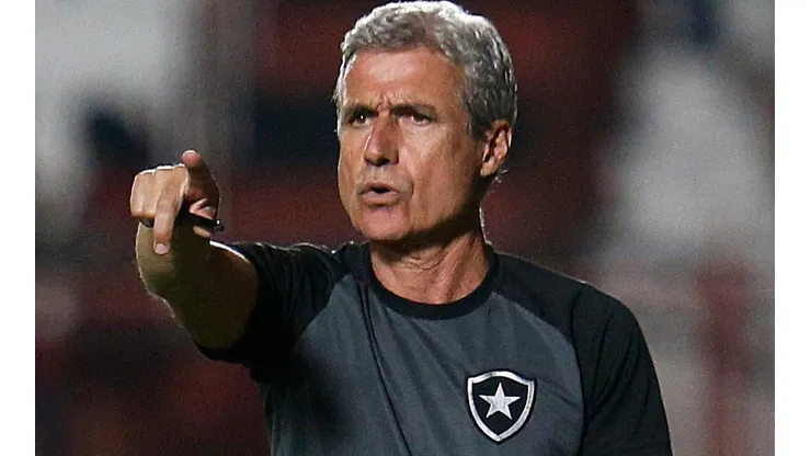 Foto: Vitor Silva/Botafogo - Luís Castro trabalhou com Carlos Eduardo no Porto, em Portugal