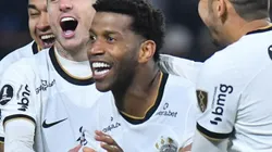 Foto: Fotobairesarg/AGIF - Gil converteu a última penalidade do Corinthians.