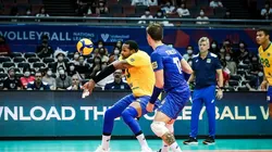 Leal (com a bola) terminou como o maior pontuador do jogo