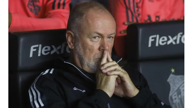 Foto: Fernanda Luz/AGIF - Mano Menezes: técnico está satisfeito com o desempenho de atacante do Inter