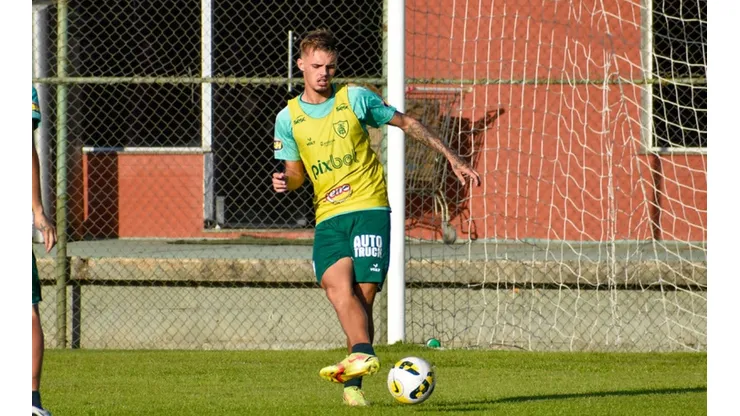 "Forte para conquistar"; Luan Patrick projeta duelo entre América e Internacional 