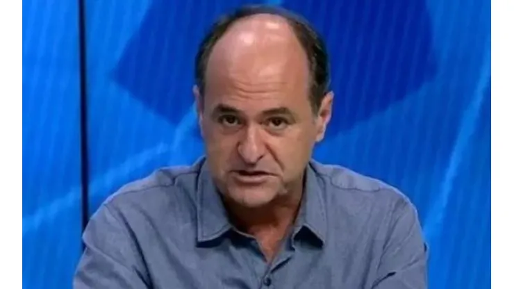 “É um lance escandaloso?”; Simon detona intervenção do VAR