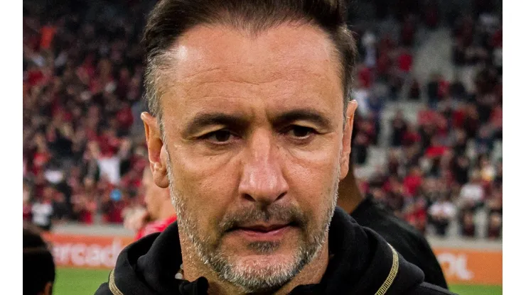 Comentarista entrega o que Vítor Pereira precisa fazer para passar do Boca Juniors