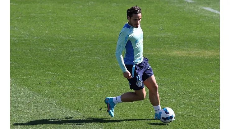 Cesar Greco/Palmeiras - Veiga treina, mas não deve ser titular no Palmeiras