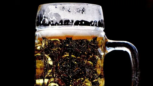 Cerveja pode ser consumida quente. Foto: Reprodução/Pixabay