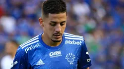 Foto: Fernando Moreno/AGIF - Neto Moura: volante está suspenso e desfalca o Cruzeiro