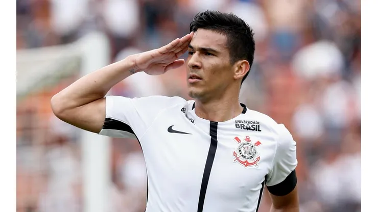 Foto: Marcello Zambrana/AGIF | Balbuena é assunto no Timão