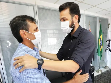 Após tropeçar contra o Flamengo, Bustos e Dracena se encontram e agitam os bastidores do Santos