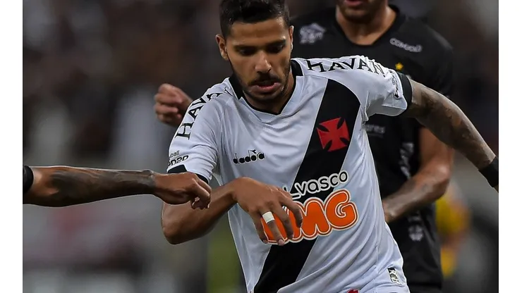 Henrique foi formado nas categorias de base do Vasco (Foto: Thiago Ribeiro/AGIF)