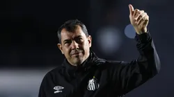 Santos conta com a permanência de Carille.
