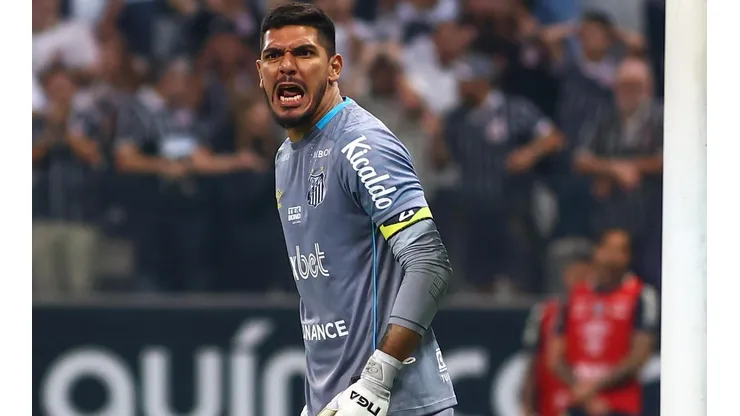 Marcello Zambrana/AGIF - João Paulo ganha 'passe' em derrota do Santos.